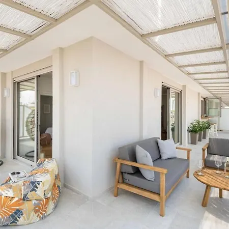 Daire Lavish Unique Penthouse Next To The Seafront