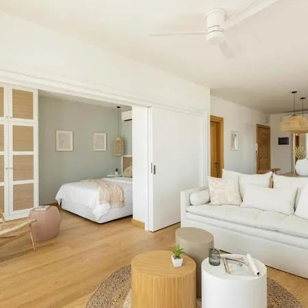 Daire Lavish Unique Penthouse Next To The Seafront